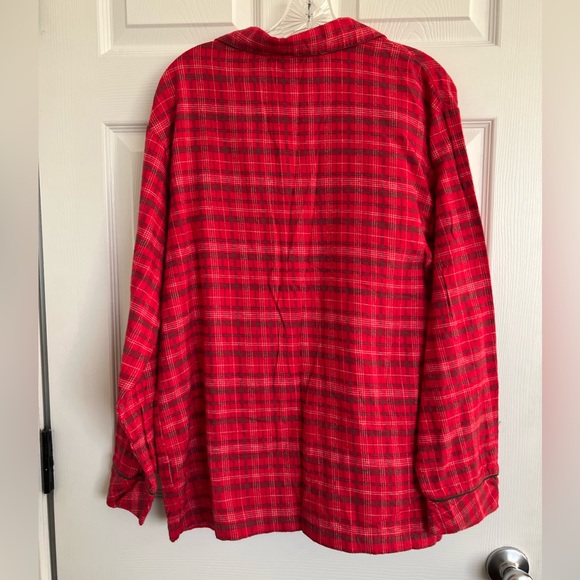 Size medium oversized Disney Store plaid flannel sleep Shirt with Mickey Mouse - Picture 6 of 6